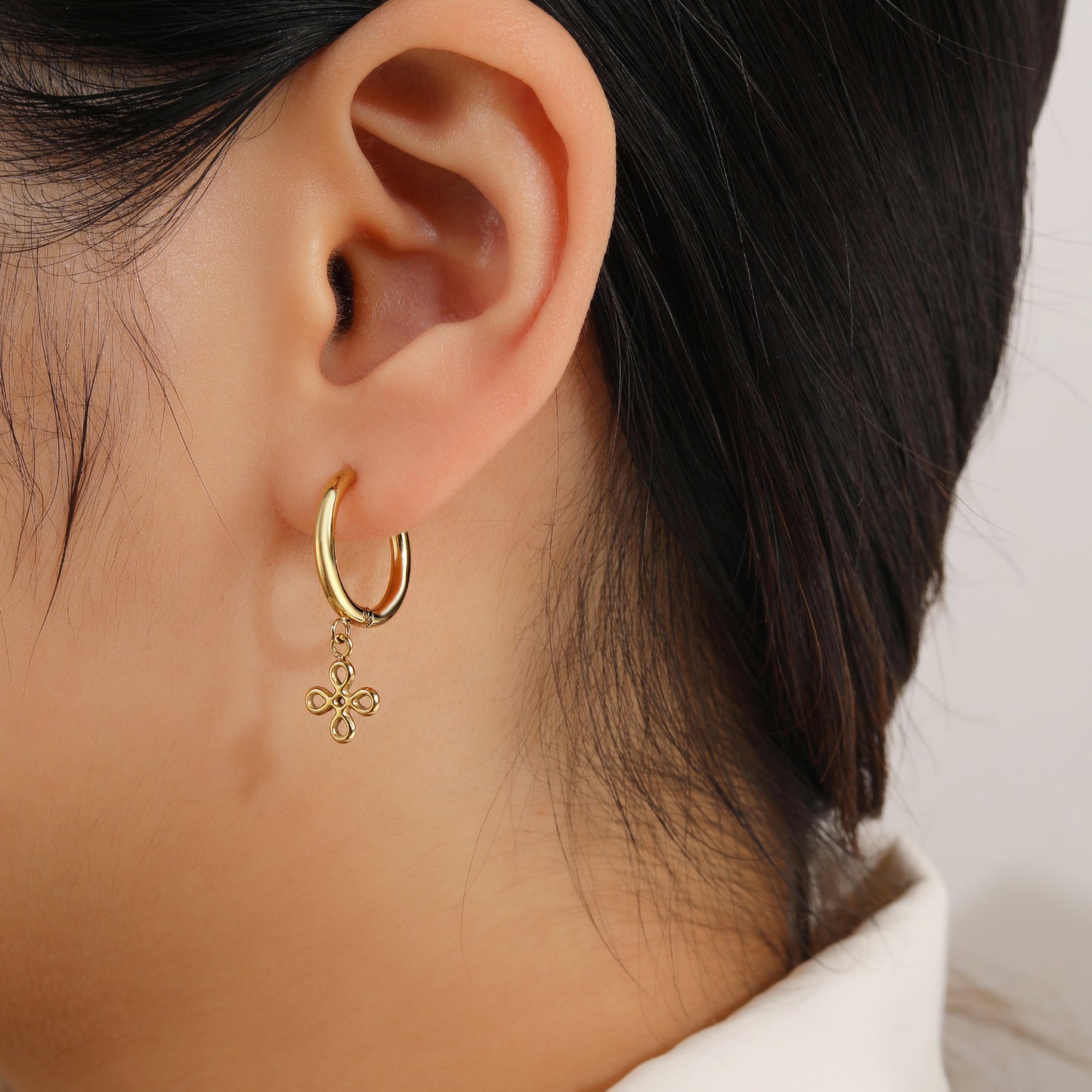 Cute Knot Lightweight Hoop Earrings