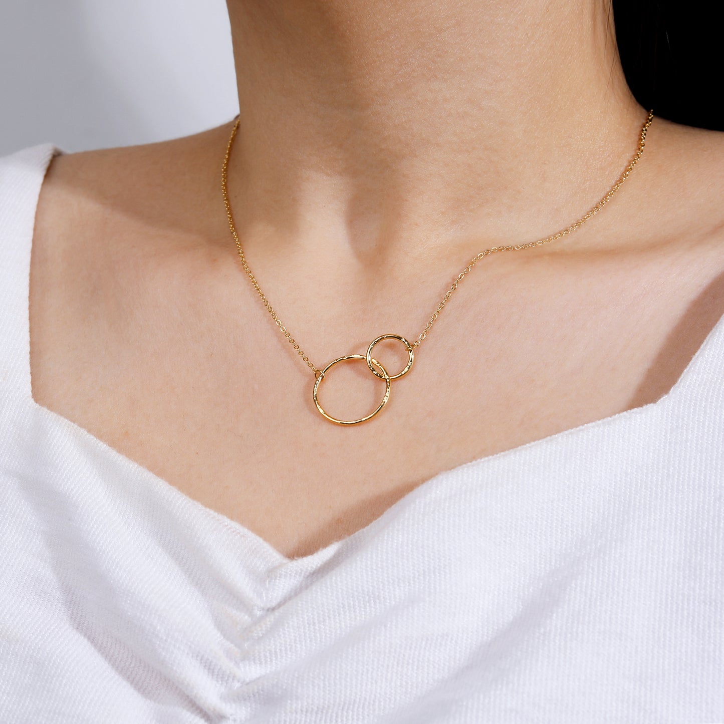 Elegant Double Circle Pendant Necklace