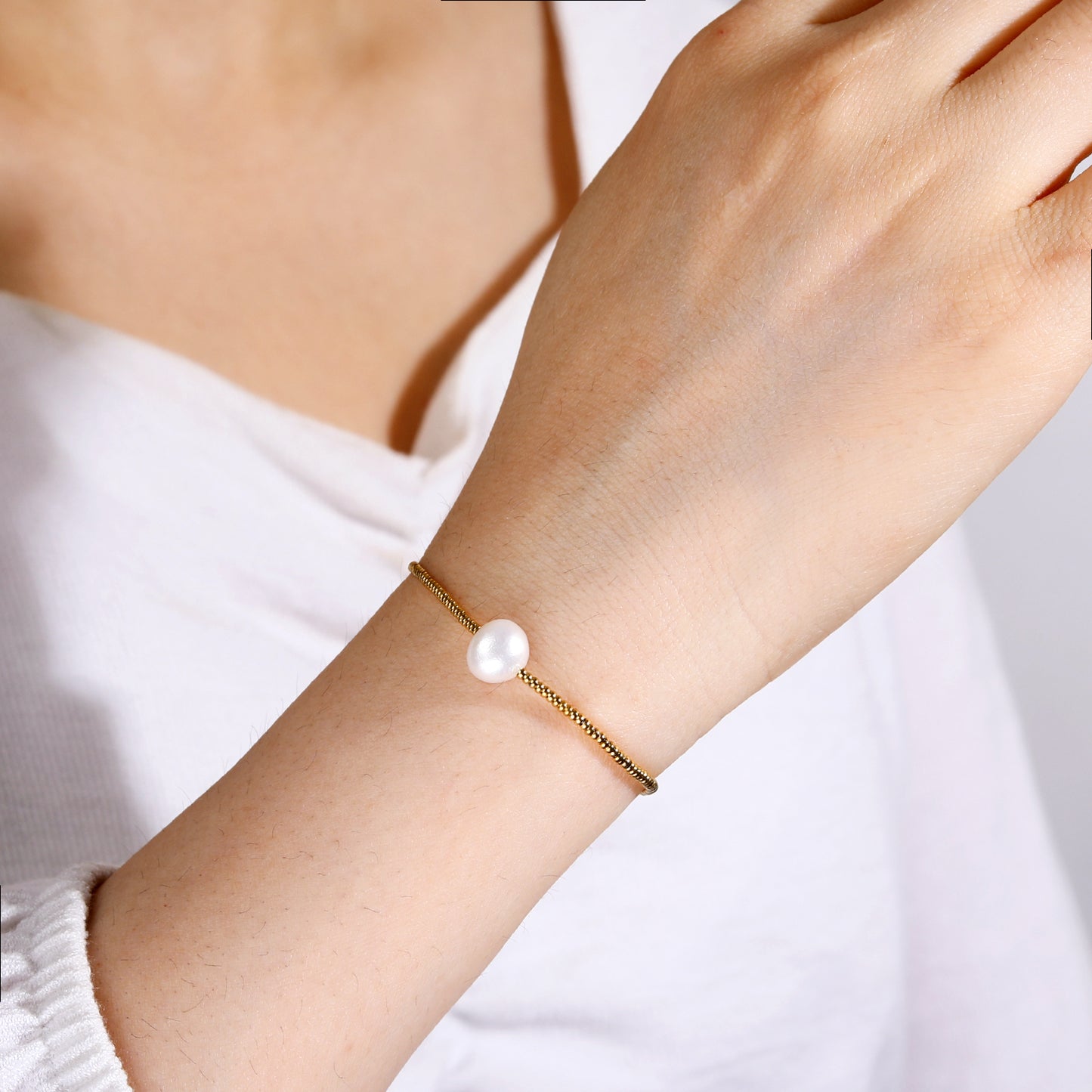 Single Pearl Link Chain Bracelet