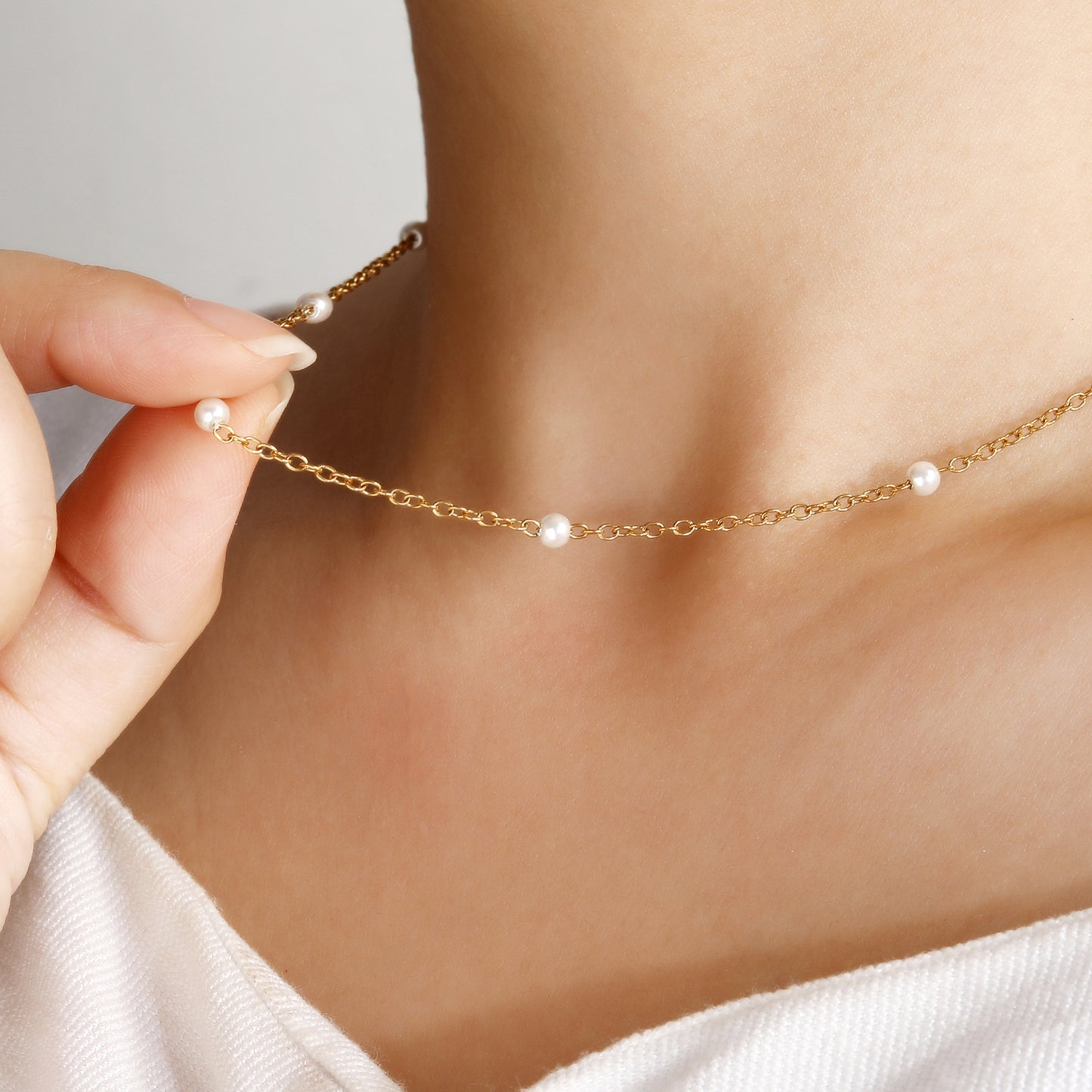 Elegant Tiny Pearl Choker Necklace