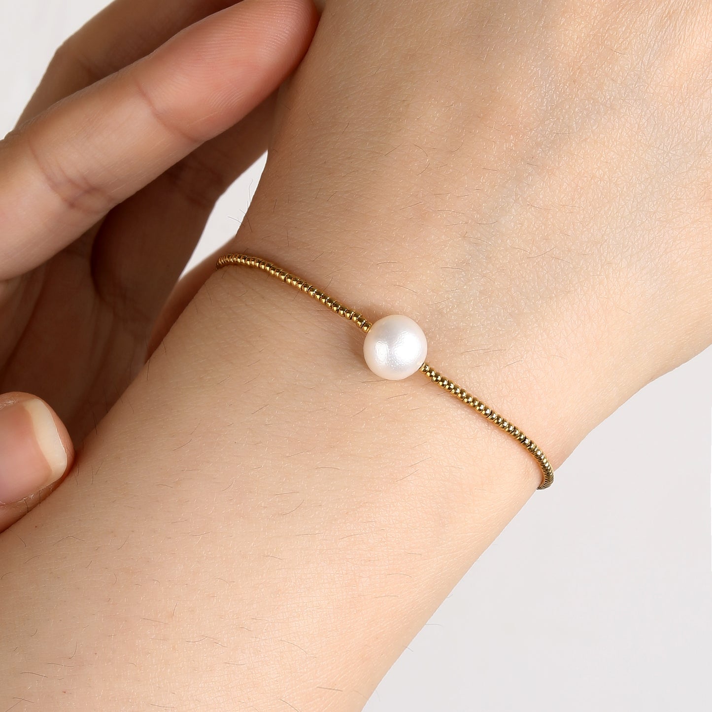 Single Pearl Link Chain Bracelet
